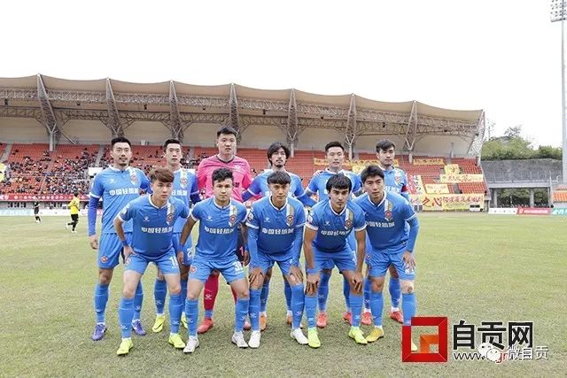 每体：维尼修斯提出3000万欧税前年薪及1500万忠诚奖，老佛爷不满